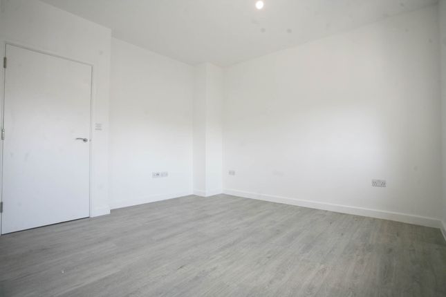 Cranbrook Road, Ilford photo 3