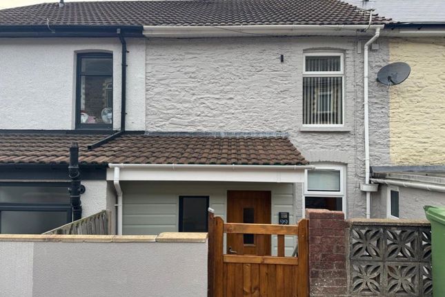 2-bed house on North Road, Crosskeys, £850/mo