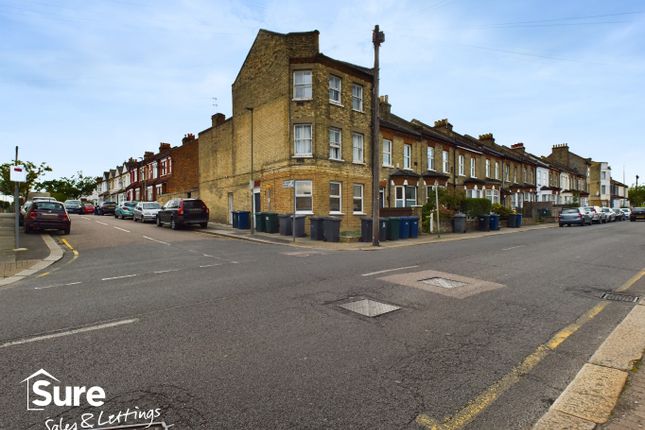 Thumbnail Flat for sale in Oakleigh Road North, London, Greater London
