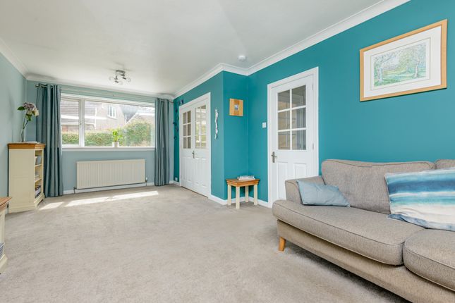 30, Hailes gardens, Edinburgh photo 4