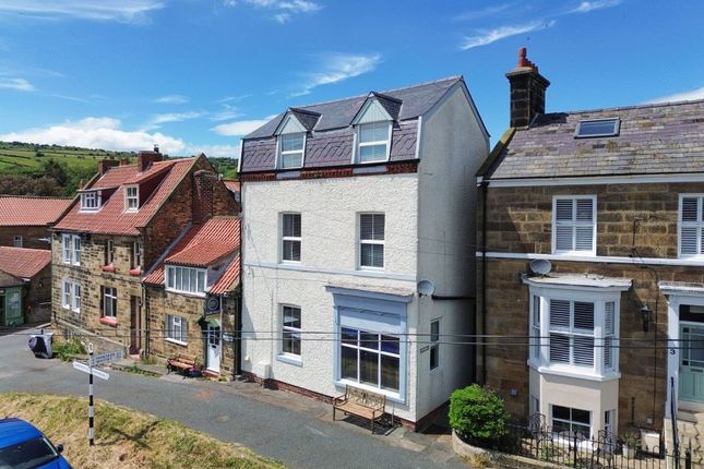 4-bed house on Vale View, Fylingthorpe, £325,000