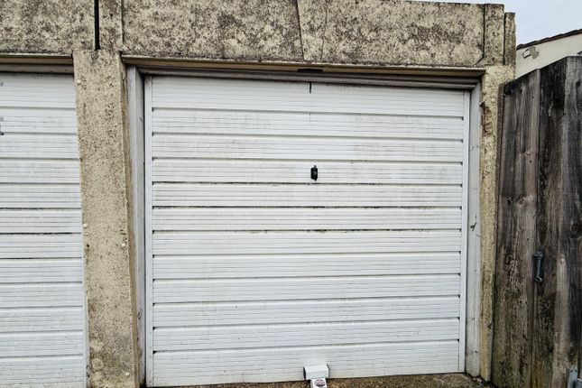 Garage 1 Glencoe Road, Chatham, Kent photo 4