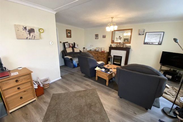 5, Kemberton Close, Madeley photo 3