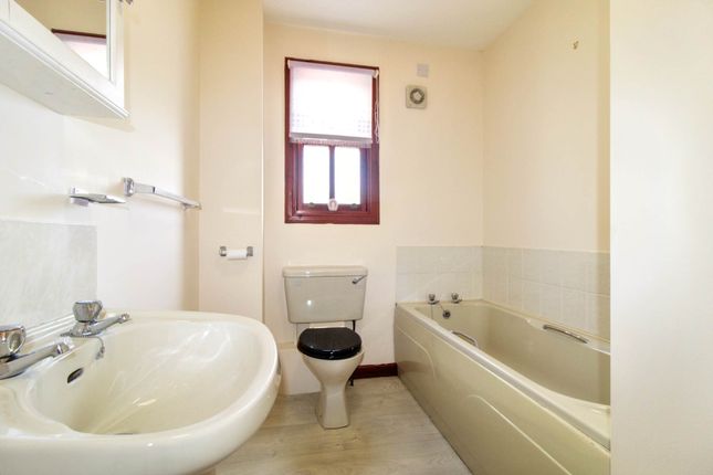 11b, Leopold Street, Nairn photo 4