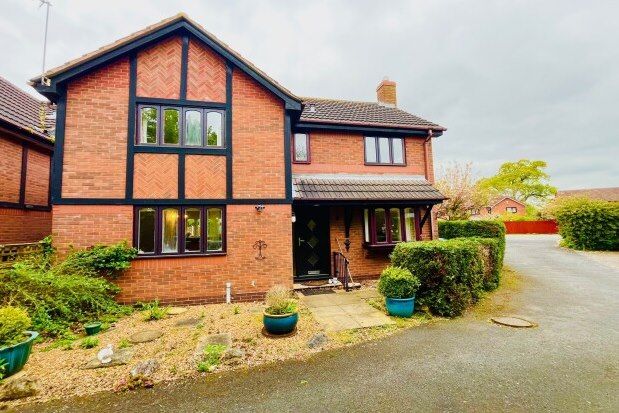 Thumbnail Property to rent in Holly Drive, Lichfield