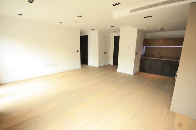 Flat for sale in 80 South Lambeth Rd, Vauxhall, London