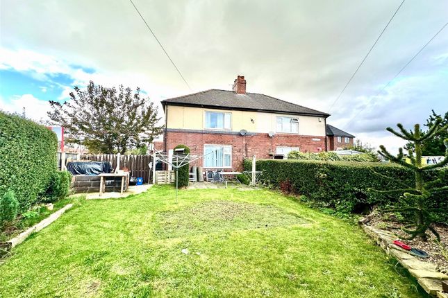 3-bed house on 129, Wakefield, £900/mo