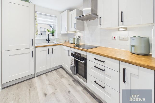 6, Rhodfa Gwernybwla, Cardiff photo 2