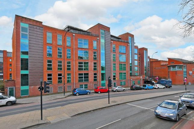 Flat to rent in Brewery Wharf, Mowbray Street, Sheffield