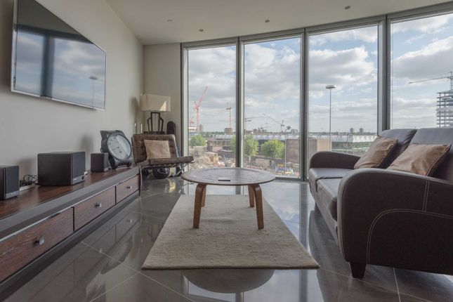The Tower, St. Georges Wharf, London photo 4