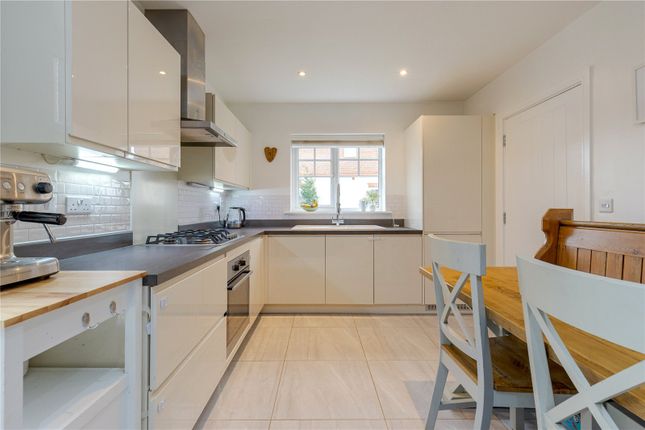 5, Marjoram Avenue, Surrey photo 3