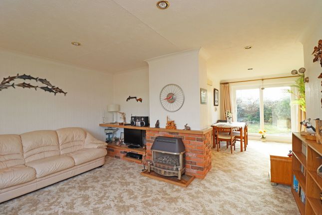 1, Aldous Close, Colchester photo 4