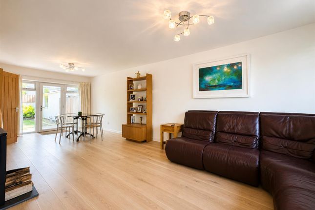 27, Sixty Acres Close, Failand photo 3