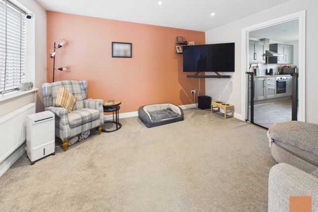 42, Chenoweth Way, Redruth photo 2