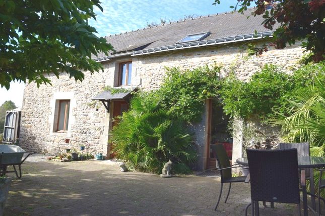 Detached house for sale in 56500 Moustoir-Ac, Morbihan, Brittany, France