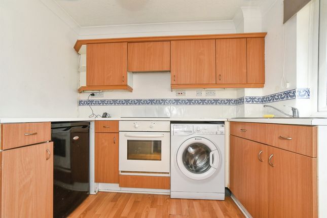 11, Pritchard Close, Swindon photo 4