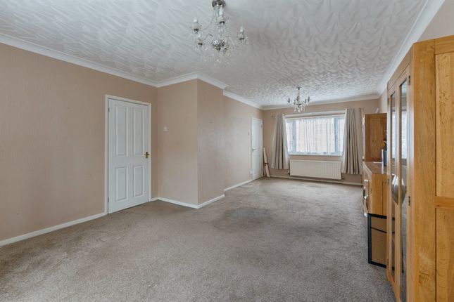 27, Harlech Court, Ellesmere Port photo 4