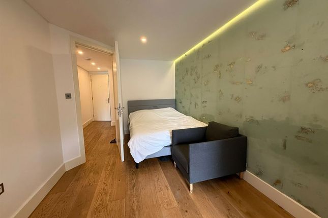 Flat 101, Danestone Court, 36, Commercial Road, London photo 3