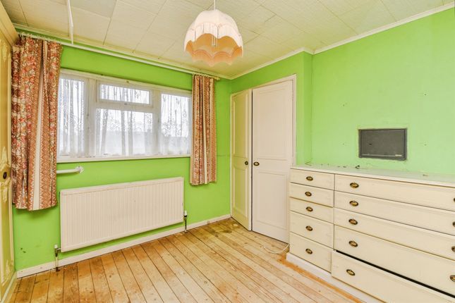 7, Boothmead, Chippenham photo 4
