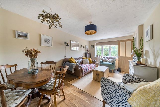 21, Neville Drive, Hampshire photo 3