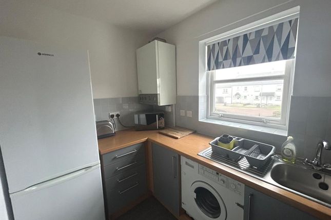 74 Kirklands, Renfrew photo 5