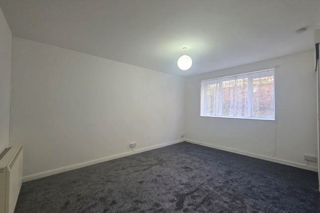 Flat 11, Torquay photo 2