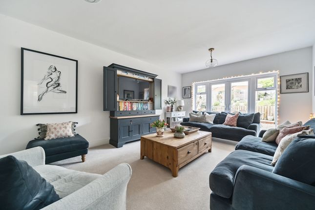 8, Baker Oats Drive, Farnham photo 3