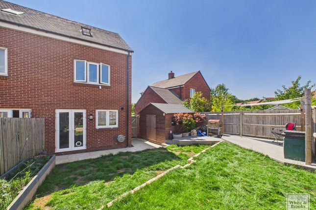 8 Osborn Drive, Chichester photo 4