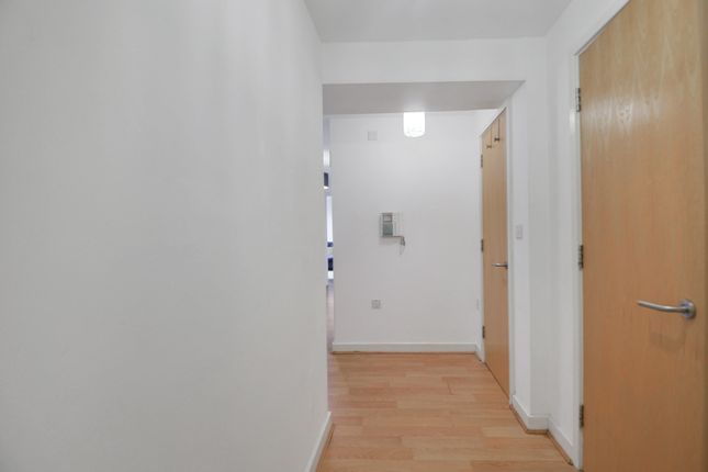 Hallway (3).Jpg
