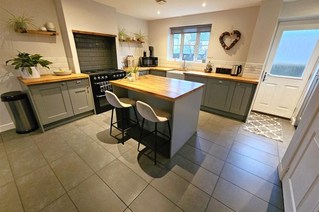 17, Woodpecker Way, Tavistock photo 4