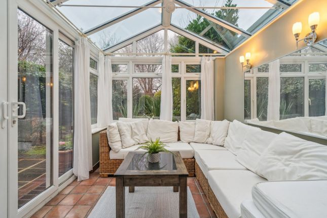 12, Coopers Row, IVER photo 3