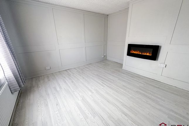 13, Hazel Road, Doncaster photo 4