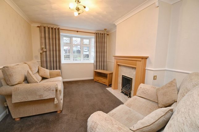 77, Hall Royd Walk, Barnsley photo 3