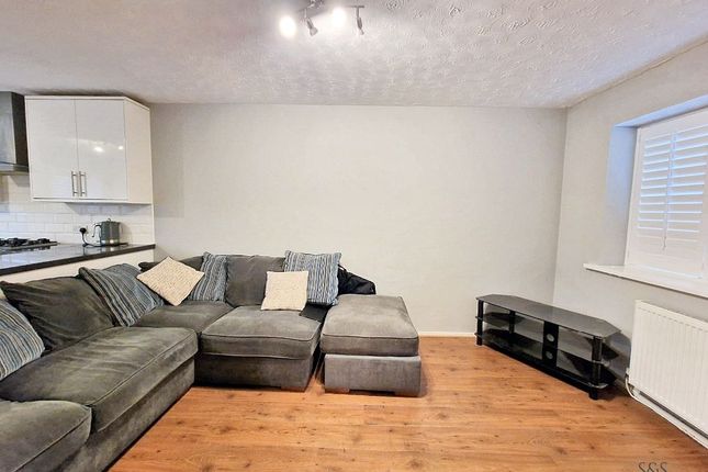 9 Crescent Grove, Manchester photo 3