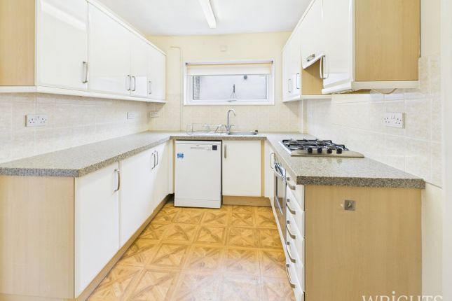 84, The Ryde, Hatfield photo 4