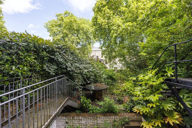 Flat for sale in Ladbroke Gardens, London