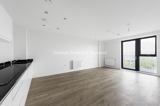 163 Baronet House, 9, Lakeside Drive, London photo 2