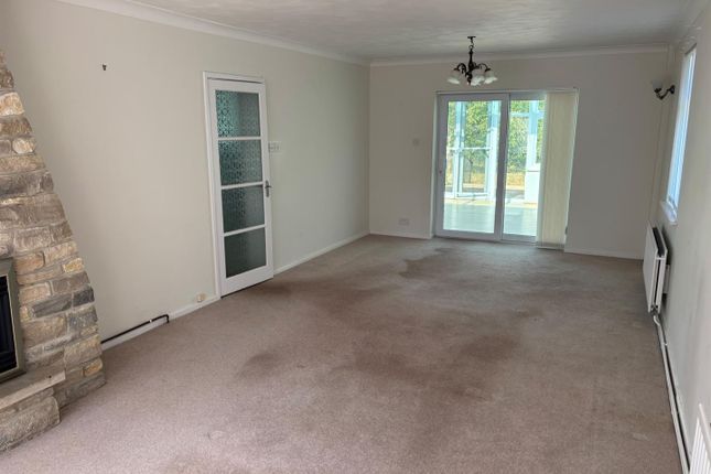4, Fernhill Avenue, Weymouth photo 2