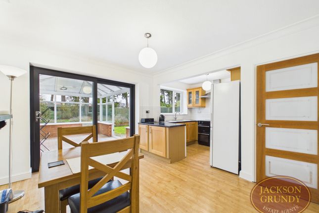 26, Bush Hill, Northampton photo 3