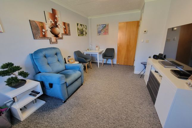 42, Alasdair Place, Claydon, Ipswich, Suffolk, IP6 photo 2