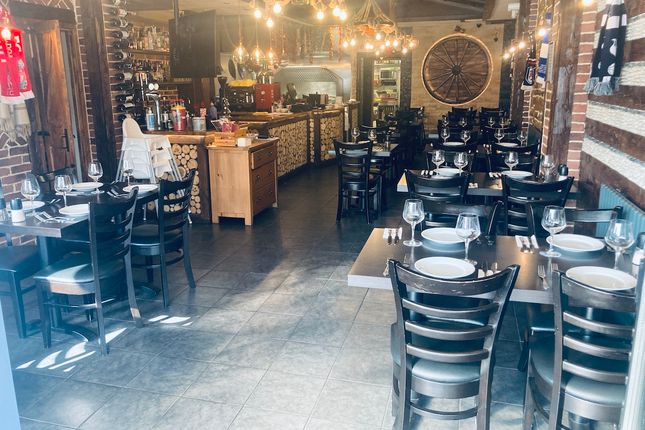 Restaurant/cafe for sale in Coombe Lane, London
