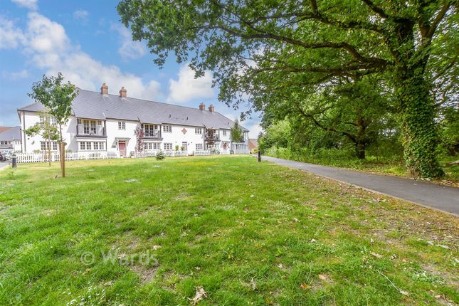 Oak House, Three Fields Road, Tenterden photo 4