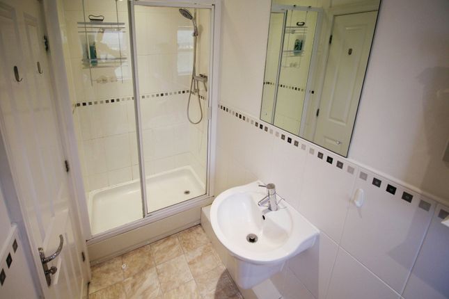 Flat to rent in Swallow Court, Lacey Green, Wilmslow, Cheshire