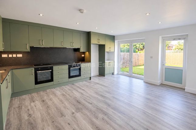 377, Old Whitley Wood Lane, Reading photo 2