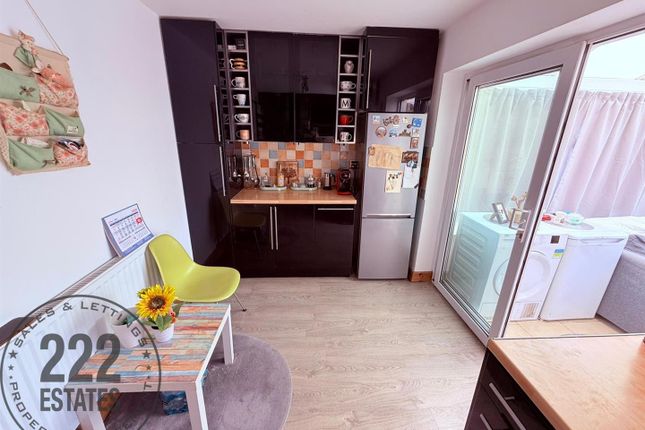 64, Cotswold Road, Warrington photo 5