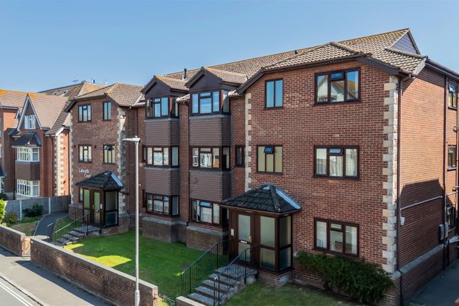 2-bed house on 6 Lulworth Court, Cranborne Road, Swanage, £1,100/mo