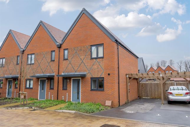 End terrace house for sale in Bella Rosa Drive, Langley, Maidstone