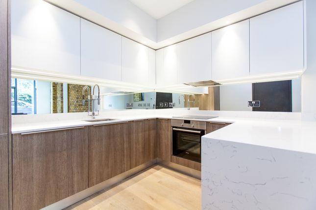 Flat 13,, Embassy Works, Vauxhall photo 3