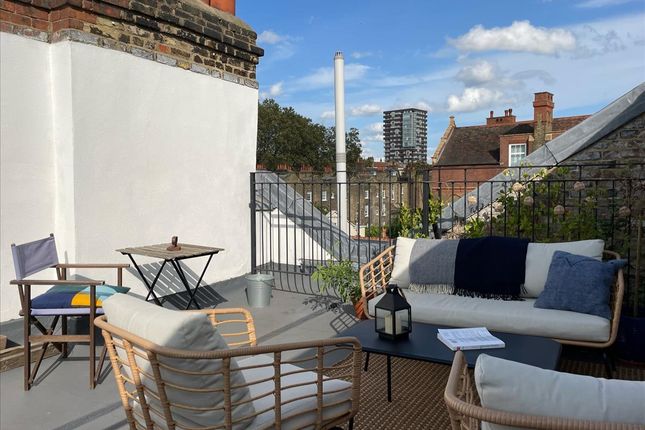 Flat for sale in Cannon Street Road, Aldgate