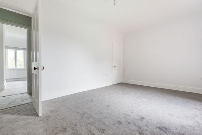 Flat to rent in Straight Road, Old Windsor